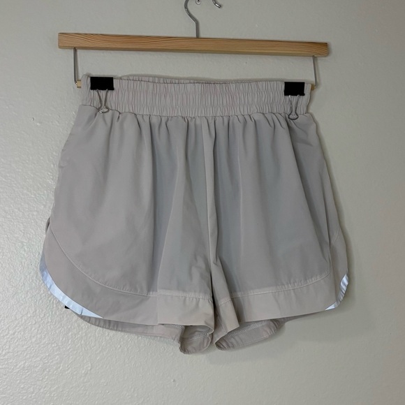 Alphalete Athletics Women Gray Stride Shorts Double Layered - Picture 9 of 10